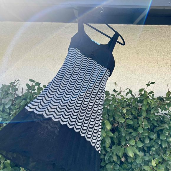 Marciano Knit 90s Dress Tiered Chevron Black Grey Size Small Medium - Picture 4 of 5